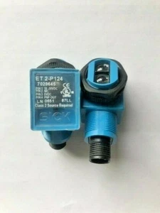 qty 2 - SICK OPTIC ELECTRONIC ET-2-P124 Reflex PNP Light M12 No 7028626 - Picture 1 of 3