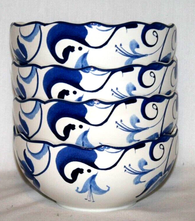 222 Fifth Ayla porcelana azul e branca 5 1/2" conjunto de quatro tigelas de sopa/cereal novas - Imagem 1 de 3