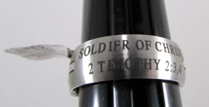 ANILLO DE BANDA KINGDOM WEAR de acero inoxidable para hombre talla 11 SOLDADO DE CRISTO Cruz - Imagen 1 de 8