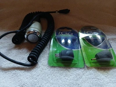 iGo Universal Auto Charger Car DC & Travel System power adapter + 2 Tips - Image 1 of 4