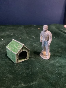 Antike Bleifigur und Hundehütte Vintage  - Bild 1 von 10