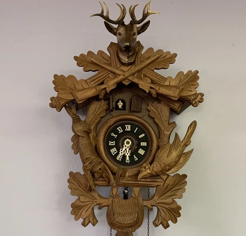 ATQ Schatz Black Forest German Hand Carved Walnut 20" Hunter Cuckoo Clock 8 Day Cover