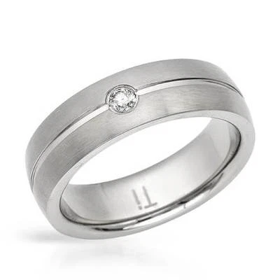 Anillo fino de caballero con diamante genuino hecho en titanio - talla 10 Foto 1 de 2