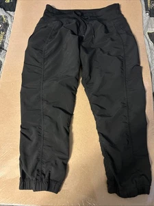 Kirkland Women’s Black Capris Size Medium T4 - Picture 1 of 3