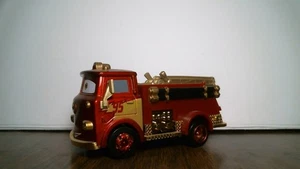 Disney Pixar Cars Rusteze the Fire Truck #95 - Borde en tono dorado - BONITO - MUY BUEN ESTADO - Imagen 1 de 4