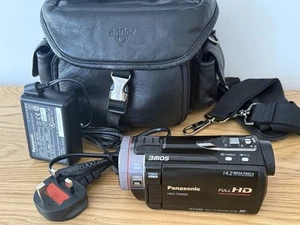 PANASONIC HC-TM900 FHD1080/50p 14.2MP O.I.S. 3MOS Built-in 32GB 3.5inc Screen - Picture 1 of 17