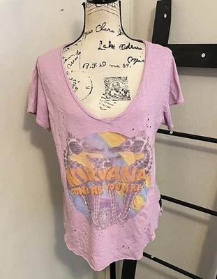 Camisa Trunk LTD Nirvana púrpura Come As You Are gráfica envejecida para mujer talla M Foto 1 de 4