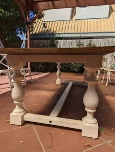 Early Settler Dining Table - Picture 1 of 3
