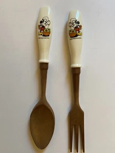 Vtg Disney Chef Mickey  Ceramic/Plastic Salad Spoon & Fork Set pre- Owned. - Imagen 1 de 5
