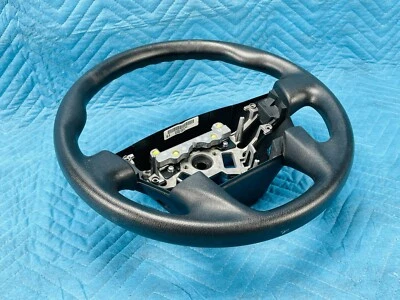 Volante Nissan Titan XD negro uretano 48430-EZ51A 2016-2018 OEM Foto 1 de 4