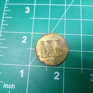 Vintage Tilty Bob's Lexington Kentucky Gold Tone Game Token Coin - Picture 1 of 12