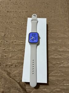 Apple Watch Series 9 45 mm Cassa in Alluminio con Cinturino Sport - Galassia