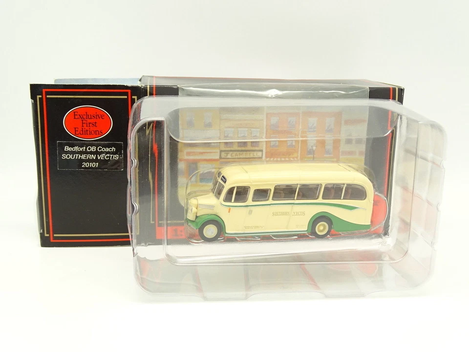 Gilbow 1/76 - Bedford OB Coach Southern Vectis Bus - Image 1 of 1
