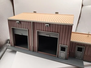 AMBULANCE STATION OR REPAIR SHOP S SCALE BUILDING-DIORAMA - Picture 1 of 7