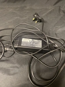 Toshiba Genuine Laptop Computor Charger Adapter PN PA3917U-1ACA (5169) - Picture 1 of 3