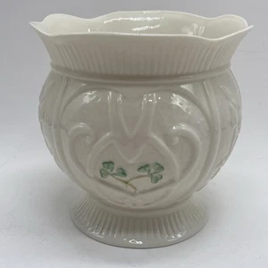 Belleek VASE Love Heart Footed Bowl Event Piece 2002 Porcelain Shamrocks Ireland - Picture 1 of 12