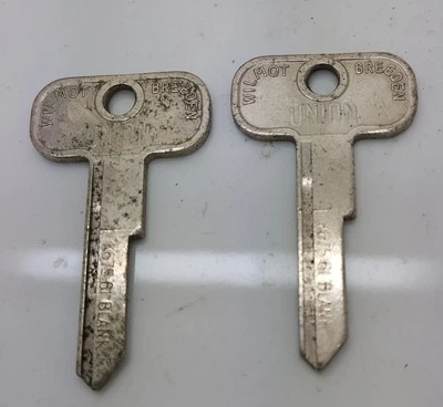 Union KEY BANKS #FR X2 Wilmot Render Fits Various Vintage British Car - Image 1 of 2