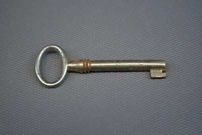 ANCIENNE CLEF EN FER INDUSTRIEL #35 - Photo 1/4