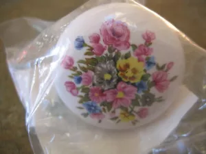 WEISSE KERAMIK Wildblumen Zugknopf Schublade Schrank Hardware 1 1/2" Achim - Bild 1 von 1