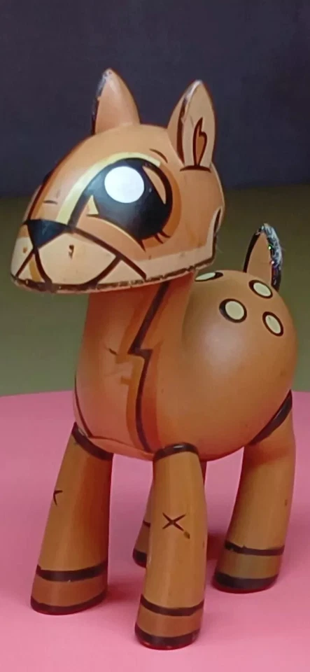 DERA ~ Kidrobot FINDERS KEEPERS 3" Designer Urban Vinyl / Joe Ledbetter @ 2007 - Image 1 of 3