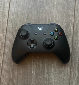 Xbox One Controller Schwarz - mit Hall Effect Sticks - Bild 1 von 3