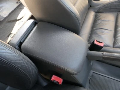 VW Golf 5 / 6 Apoyabrazos Central Deslizante De Cuero Negro - Imagen 1 de 4