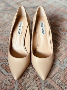 Steve Madden décolleté con tacco a spillo in pelle, nude, taglia 5,5 - Foto 1 di 7
