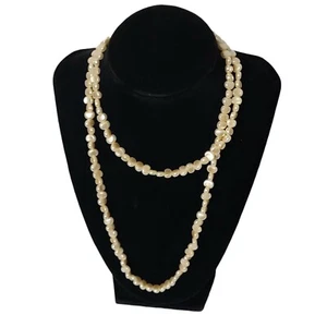 Collar vintage cuentas de crema de una sola hebra de 34" acrílico - Imagen 1 de 4
