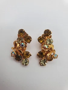 Vintage Jewelry Earrings Clip On Gold Tone Amber Brown Rhinestone Signed Beau - Picture 1 of 23