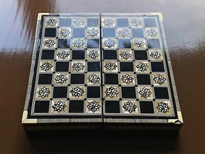 Lackiertes Backgammon-Brett/Schachbrett • Holz • Perlmutt Intarsien • Ägypten - Bild 1 von 24
