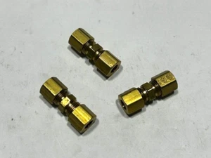 (3) 621x4 WEATHERHEAD Brass 1/4" x 1/4" Tube OD Union - Picture 1 of 7