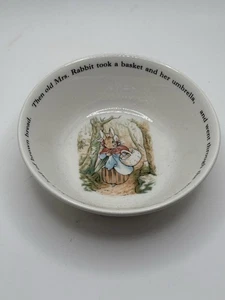 Cesta de pan vintage Wedgwood Bowl 1993 Peter Rabbit 5,75" Mrs Rabbit usada en excelente estado - Imagen 1 de 8