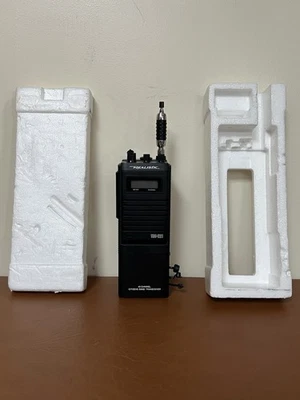 Realistic TRC-221 40-Channel Walkie Talkie CB Radio New Open Box - Image 1 of 4