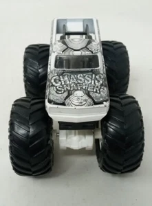 Hot Wheels Monster Jam Chassis Snapper Black/White Truck 1:64 - Picture 1 of 6