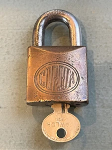 Antiguo candado vintage de metal con cerradura de gabinete Pat 1849775 EE. UU. - Imagen 1 de 5