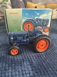 Universal Hobbies Fordson Major E27N Model Tractor 1:16 Scale New In Box DieCast - Picture 1 of 13