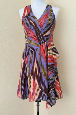 Vestido de seda NANETTE LEPORE sem mangas com babado lateral forrado em camadas tamanho 2 - Imagem 1 de 4