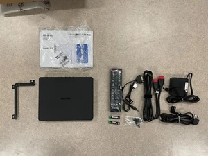 Samsung UHD Digital Signage Player Box for MagicInfo - SBB-SS08NL1ZA - Picture 1 of 8
