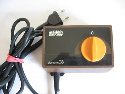 KE83/4* Märklin mini-club 6701 Transformator elektronic08 Fahrtrafo DC= 16 VA - Bild 1 von 3