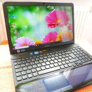 Sony Vaio CB CARBON 15 Zoll FULLHD l 8GB RAM SSD NEU Windows 10 l i7 DVDRW HDMI - Bild 1 von 12