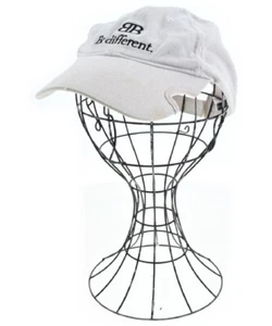 BALENCIAGA Caps White 57 2200570658061 - Picture 1 of 5