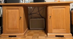 Schreibtisch mit Schubladen, Vollholz, Einzelstück (Tischlerarbeit) - Bild 1 von 5