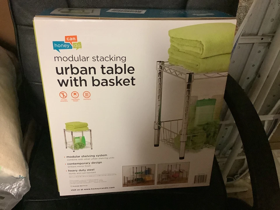 Estantería de almacenamiento de acero de 1 estante Honey Can Do con cesta, cromada Foto 1 de 4