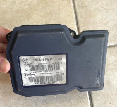 Volkswagen Tiguan 2010 módulo de freno antibloqueo 5N0 614 109 M OEM Foto 1 de 4