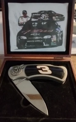 Faca dobrável #3 Dale Earnhardt, Sr. 7-1/2" edição limitada em caixa de exibição de madeira - Imagem 1 de 4