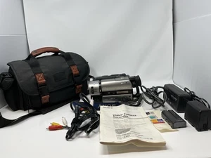 Sony Handycam CCD-TR940 Silver Black 72x Digital Zoom Hi8 Stereo Camcorder - Picture 1 of 22