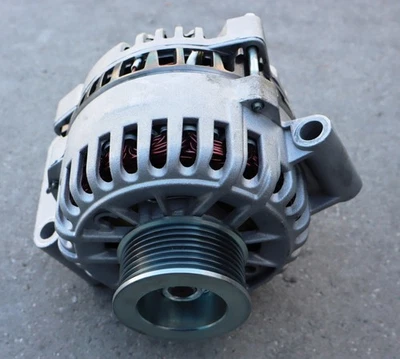 Alternator Fits 2005-2007 Ford F-250 F-350 F-450 F-550 Super Duty - Image 1 of 4