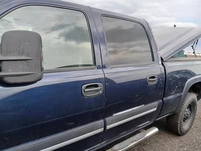 Used Rear Left Door Assembly Rear Side fits: 2005 Chevrolet Silverado 2500 picku - Image 1 of 4