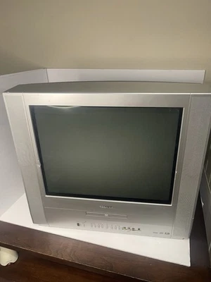 Toshiba 20” Flatscreen CRT DVD Combo MD20F11  Retro Gaming - Image 1 of 4