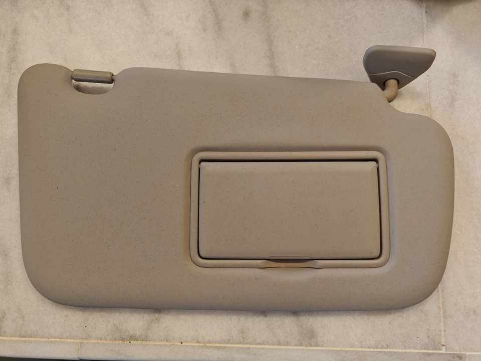 Parasol delantero derecho Nissan Leaf 11-17 OEM Foto 1 de 3